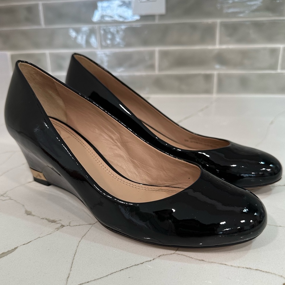Tory Burch Astoria Wedge Pumps. Women’s size 7 M. Color Black Patent Leather